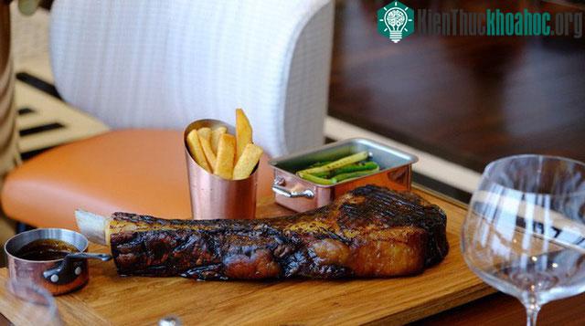 Bò Dry-aged sau khi nấu chín có vẻ ngoài rất bình thường chứ không "kinh dị" như nhiều người nghĩ.