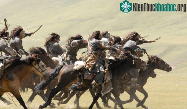 Quân Mông Cổ coi chiến lợi phẩm&nbsp;giống như thú săn được trong một cuộc đi săn chung, chia chúng cho tất cả mọi người theo thứ bậc.