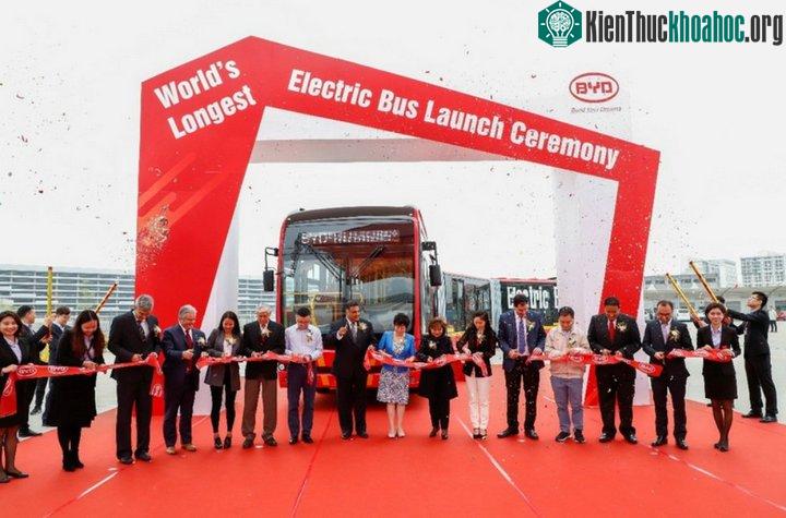 Mẫu xe này hiện được chế tạo và cung cấp riêng cho công ty xe buýt TransMilenio của Colombia