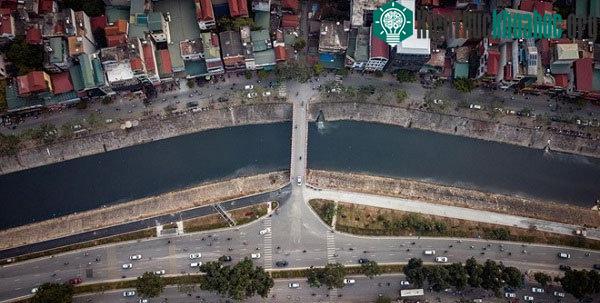 Ước tính, mỗi ngày có khoảng 150.000 m³ nước thải sinh hoạt và nước thải công nghiệp chưa qua xử lý xả trực tiếp xuống sông.