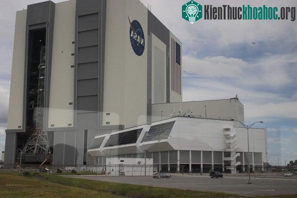 Tòa nhà lắp ráp thiết bị của NASA, một trong những tòa nhà 1 tầng lớn nhất thế giới