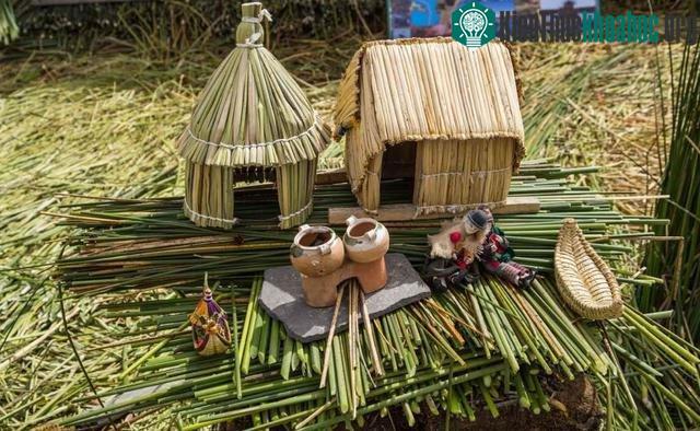 Hòn đảo nổi nhân tạo này có kích thước khổng lồ, bao gồm các đảo lớn nhỏ