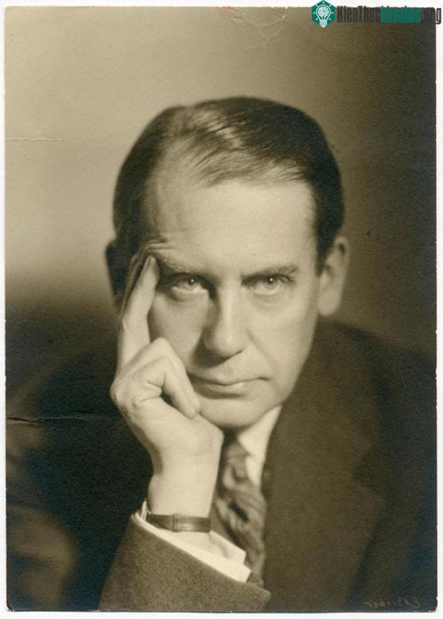 Walter Ggropius.