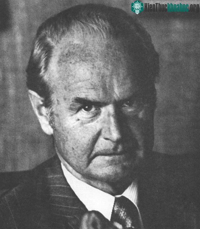 Asmund Laerdal - nhà sản xuất đồ chơi Na Uy.