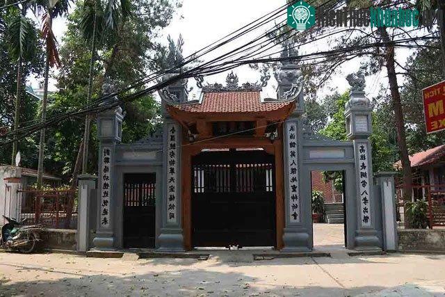 Xung quanh đình Quán La còn có 3 cây di sản hàng nghìn năm tuổi như cây thị, cây đa...