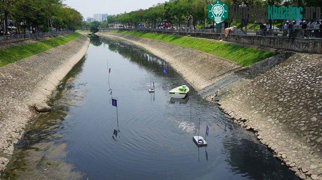 Hiện tại dự án mới chỉ triển khai một số máy xử lý nước tại đầu nguồn sông Tô Lịch và một góc hồ Tây.