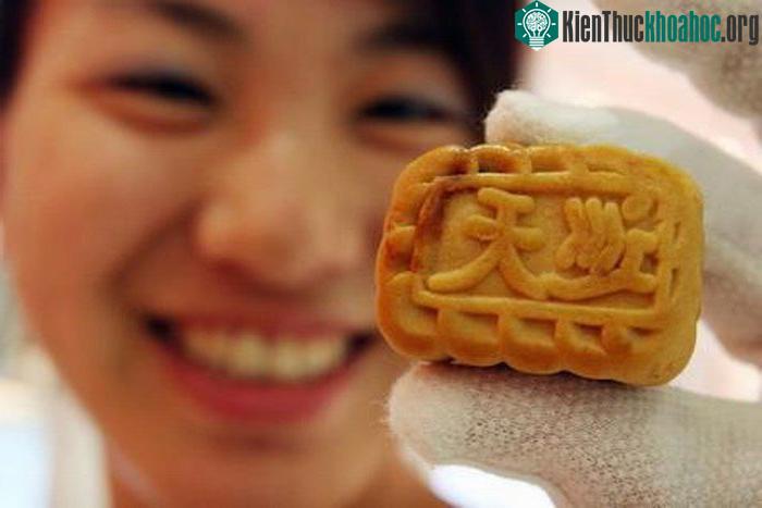Trong dịp Tết trung thu, các phi hành gia Trung Quốc được thưởng thức bánh bao từ thịt lợn, gà Cung Bảo