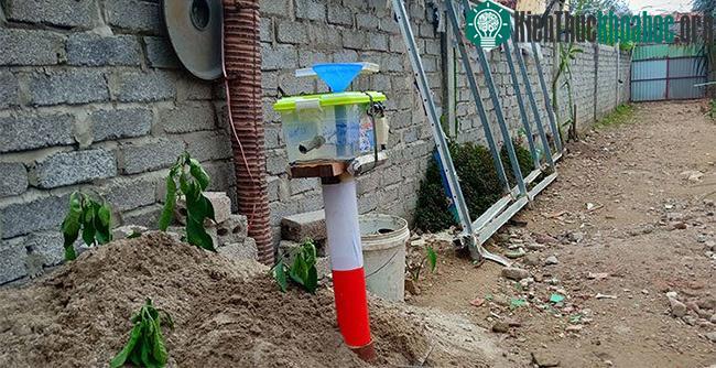 Cột cảnh báo thử nghiệm lắp tại đoạn đường thường xảy ra ngập nước.