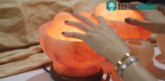 Đèn đá muối Himalaya với công dụng chữa bệnh "diệu kỳ".