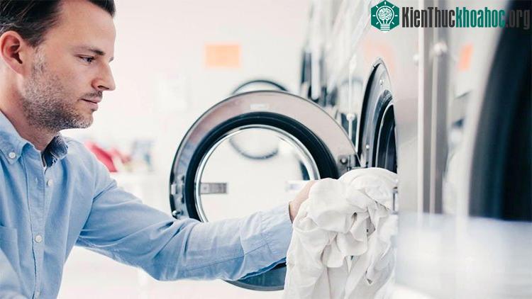 Hiện nay nhiều người có thói quen giặt quần áo mỗi ngày dù việc này không cần thiết
