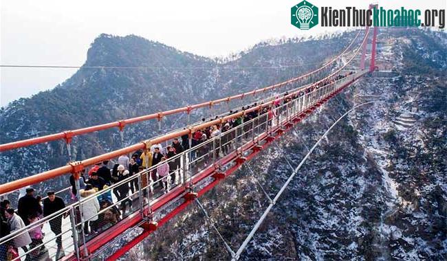 Khách du lịch thăm núi Nghi Mông, tỉnh Sơn Đông, Trung Quốc, ngày 9/2/2019.