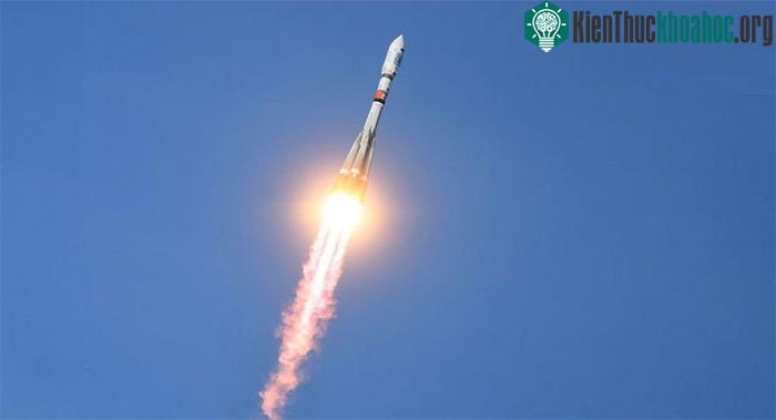 Theo thủ tục, ai sẽ là người bay đến ISS chỉ được công bố sau khi họ được ủy ban y tế chính chấp thuận.