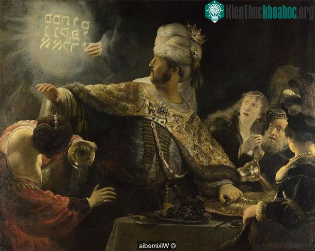 Bức vẽ với tông màu vàng chủ đạo