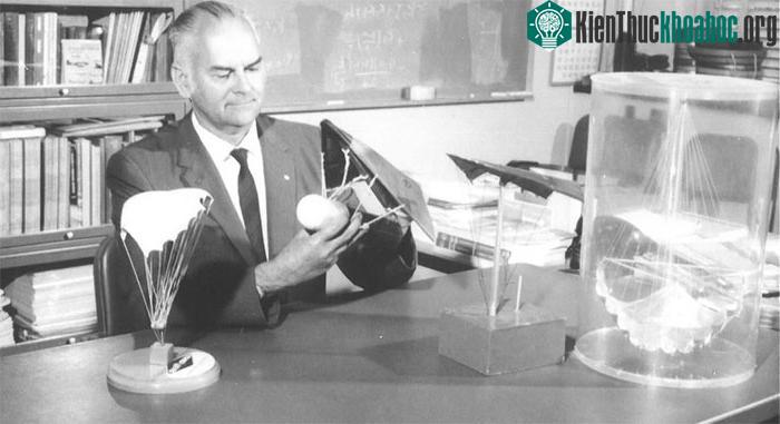 Francis Rogallo, người được mệnh danh là "cha đẻ của dù treo"