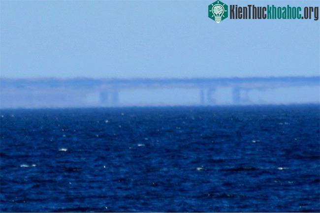 Một ảo thị phức tạp (Fata Morgana) ở Santa Cruz, California (Mỹ)