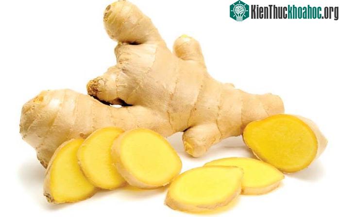 Chỉ cần cầm gừng lên và ngửi hay đặt ngay dưới gối ngủ cũng sẽ tốt cho sức khỏe.