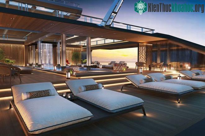 Tuy có thể chứa tới 50 phi hành đoàn nhưng Nature chỉ có thể phục vụ 18 du khách