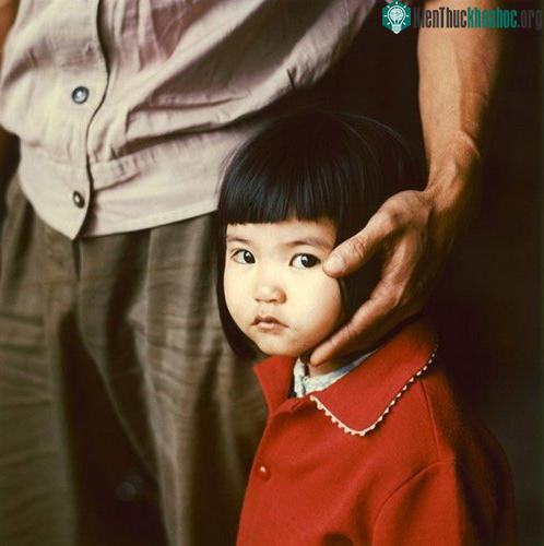 Trong vòng tay của bố.