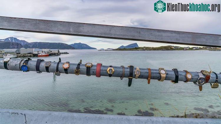 Người dân trên đảo không quan tâm tới đồng hồ vào thời điểm Mặt Trời mọc suốt 69 ngày
