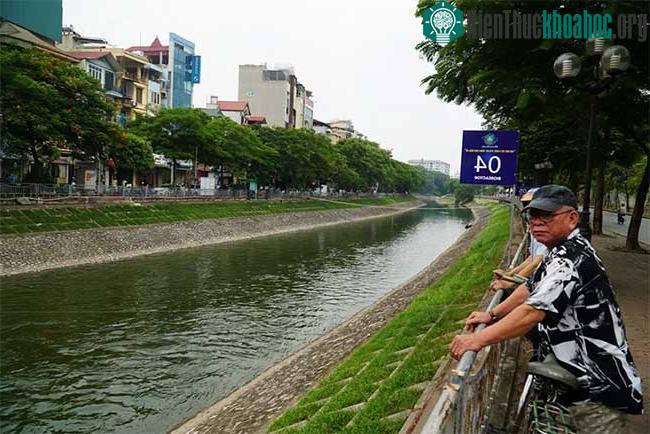 Nước trên sông Tô Lịch được tạo dòng chảy liên tục trong vòng hai ngày sẽ giảm ô nhiễm trong thời gian tới