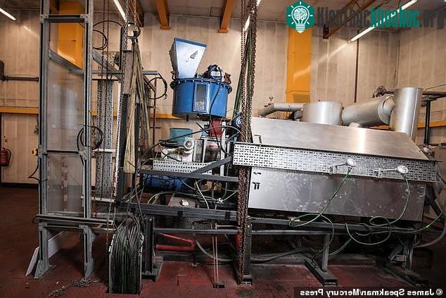 Mẫu máy xử lý nhựa được cho là cứu tinh của Trái đất hiện nay.