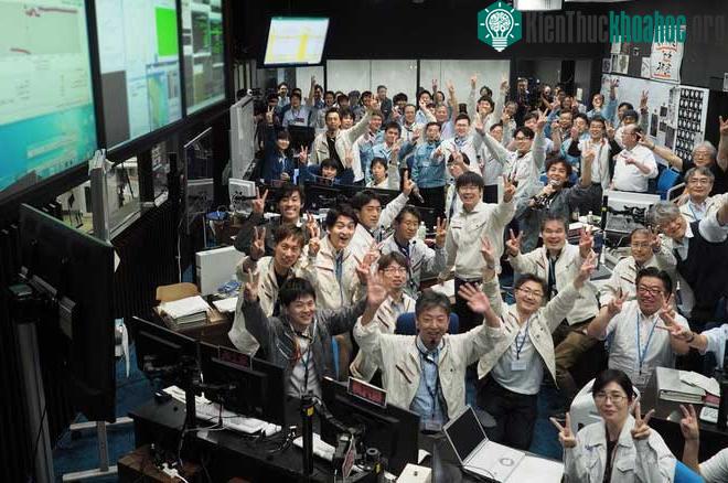 Tàu thám hiểm Nhật Bản đạp xuống tiểu hành tinh lần 2 gửi về những thước phim quý giá ảnh 2