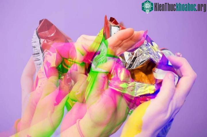 Misophonia: Hội chứng kỳ lạ khiến người mắc “dị ứng” với tiếng nhai chóp chép và cả tiếng thở ảnh 2