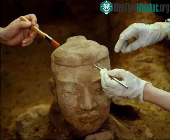 Đầu của một chiến binh đất nung