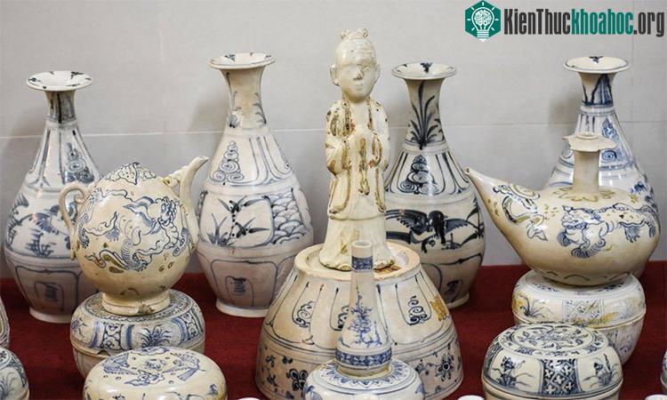 Tượng gốm sứ "cô gái quý tộc" trong con tàu chìm ở vùng biển Cù Lao Chàm.