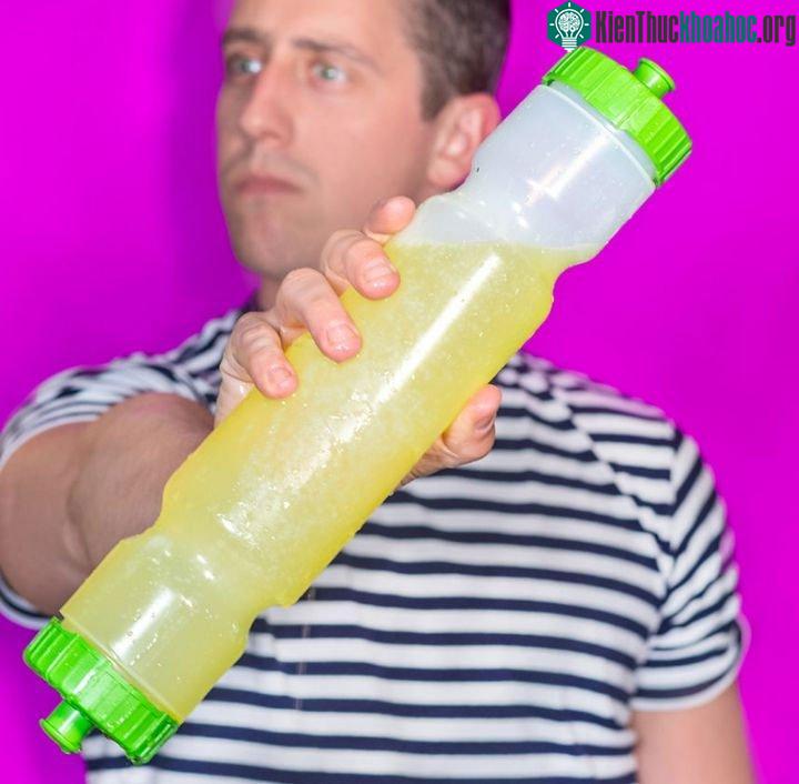 2Spouts1Bottle