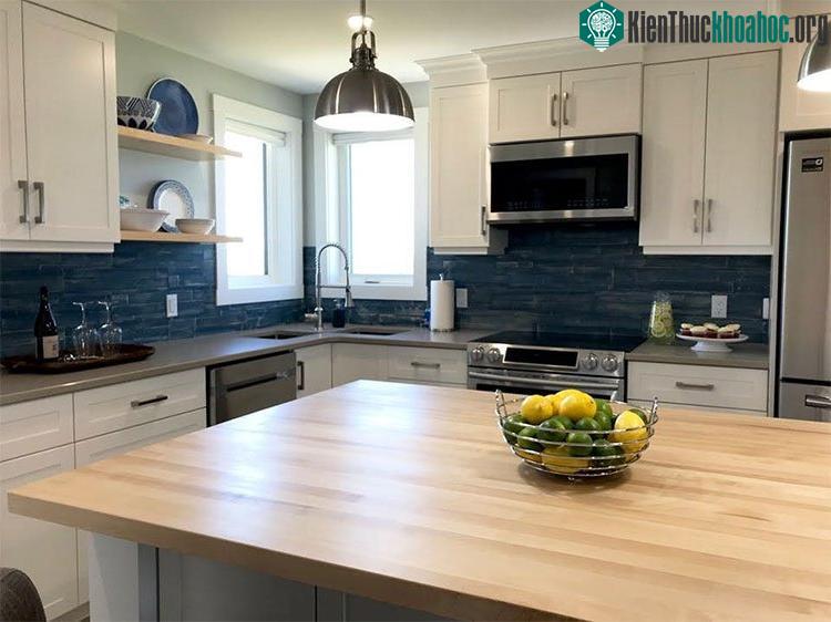 Xây dựng căn nhà chống bão với hơn 600.000 chai nhựa ảnh 5
