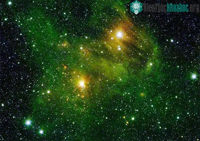 Hình ảnh mà bạn nhìn thấy phía trên được tổng hợp sau khi helium làm mát của Spitzer cạn kiệt.