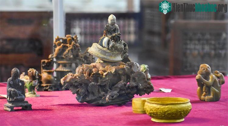 Cụm tượng phật và chén vàng được phát hiện trong các tàu đắm ở vùng biển Hòn Cau