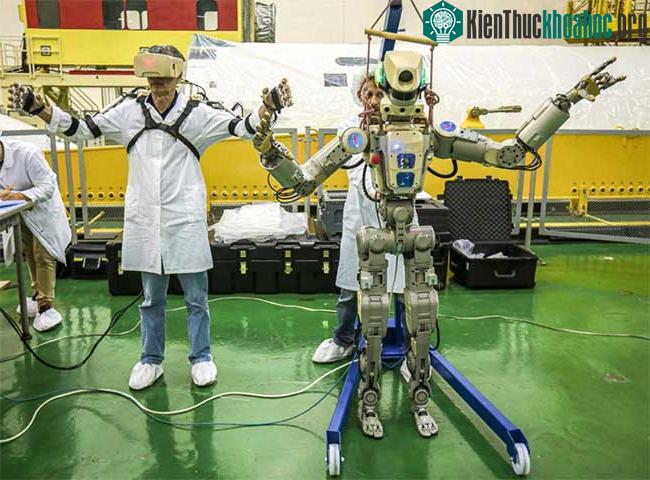 Nga lần đầu tiên phóng robot mang hình người lên ISS ảnh 0