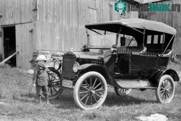 Henry Ford còn được biết đến với danh hiệu "người đấu tranh cho công nhân".
