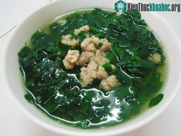 Rau ngót gây cản trở quá trình hấp thụ canxi, phốt pho.