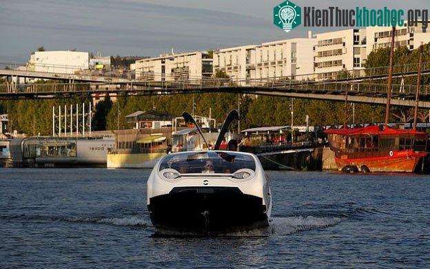 Taxi "bay" SeaBubbles - (Ảnh: PLUGBOATS).