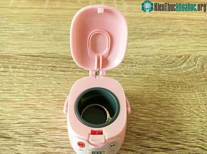 Người Nhật lại có phát minh kỳ lạ: Nồi cơm điện mini chuyên đựng thức ăn cho thú cưng ảnh 2