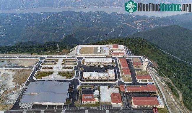 Mục tiêu chính là phục vụ khách du lịch tham quan vùng lòng hồ Thủy điện Tam Hiệp.