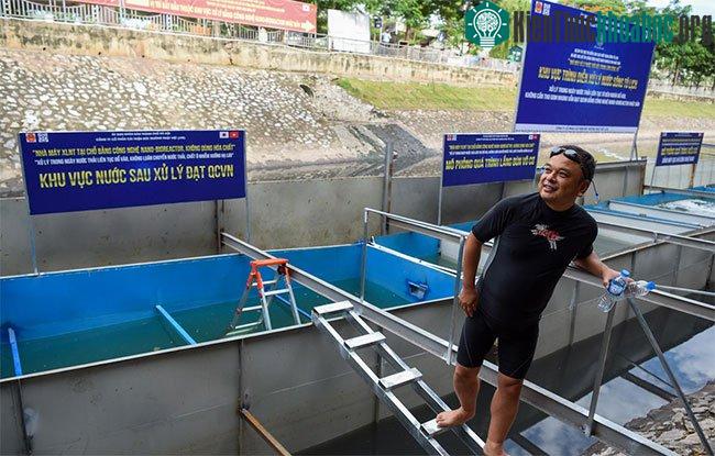 Sau khi bùn hữu cơ được phân hủy, bùn vô cơ sẽ lắng lại.