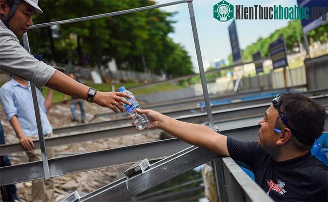 Mẫu nước được lấy tại bể cuối cùng không màu, khá trong và không bị vẩn đục.