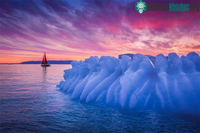 Greenland nóng không chỉ bởi vì nhiệt độ tăng, mà còn vì bị quá nhiều tàu du lịch tìm đến