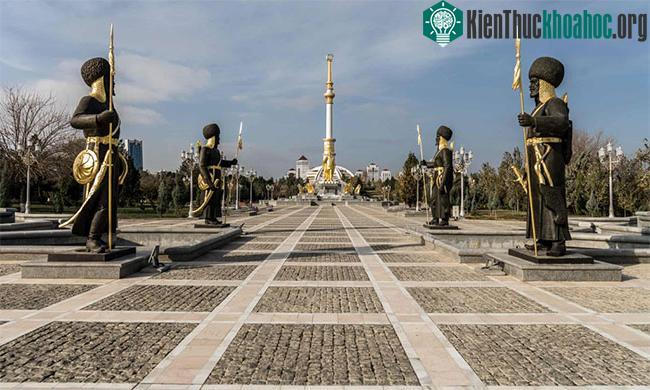 Xét về độ bí ẩn, Turkmenistan không kém cạnh Triều Tiên.