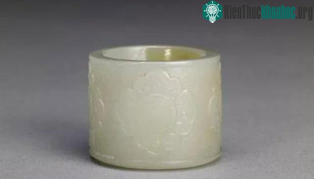 Nhẫn ngự tiễn thanh ngọc niên chế Gia Khánh