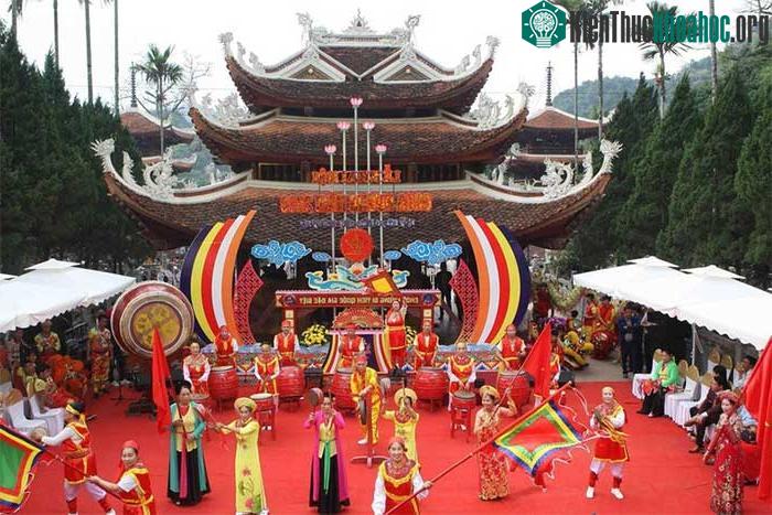 Lễ khai hội chùa Hương năm 2019.