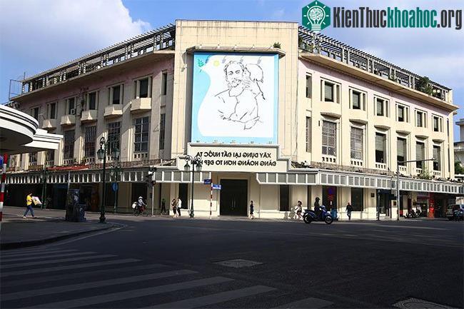 Tòa nhà này kiến trúc vẫn được giữ nguyên cho đến hôm nay.