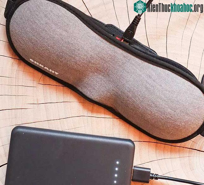 Thiết bị giống một chiếc bịt mắt, vừa giúp ngủ ngon vừa có tính năng báo thức. (Ảnh: Gizmochina).