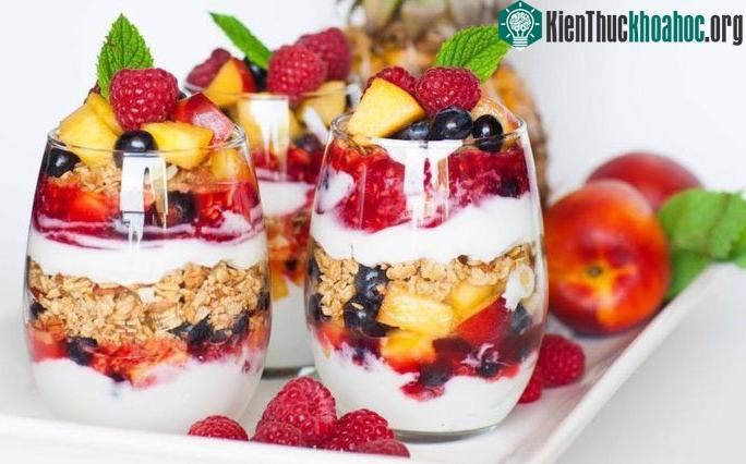 Sự kết hợp giữa sữa chua và chế độ ăn giàu trái cây, rau, ngũ cốc có thể giúp phòng ngừa ung thư phổi
