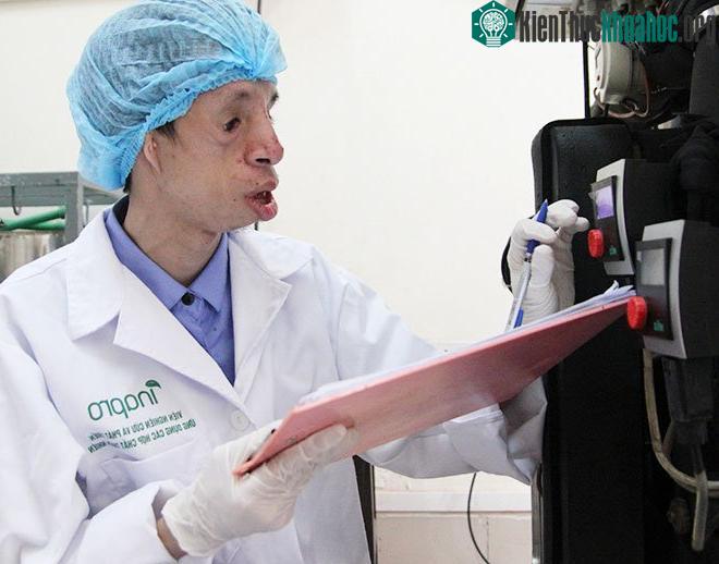 Hàng ngày, Phạm Đức Chinh đều đạp xe đến trường, dù nhà cách trường chỉ 1km.