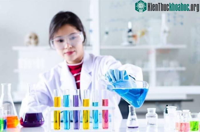 Nghiên cứu khoa học vốn là công việc đòi hỏi sự tỉ mẩn và tốn thời gian